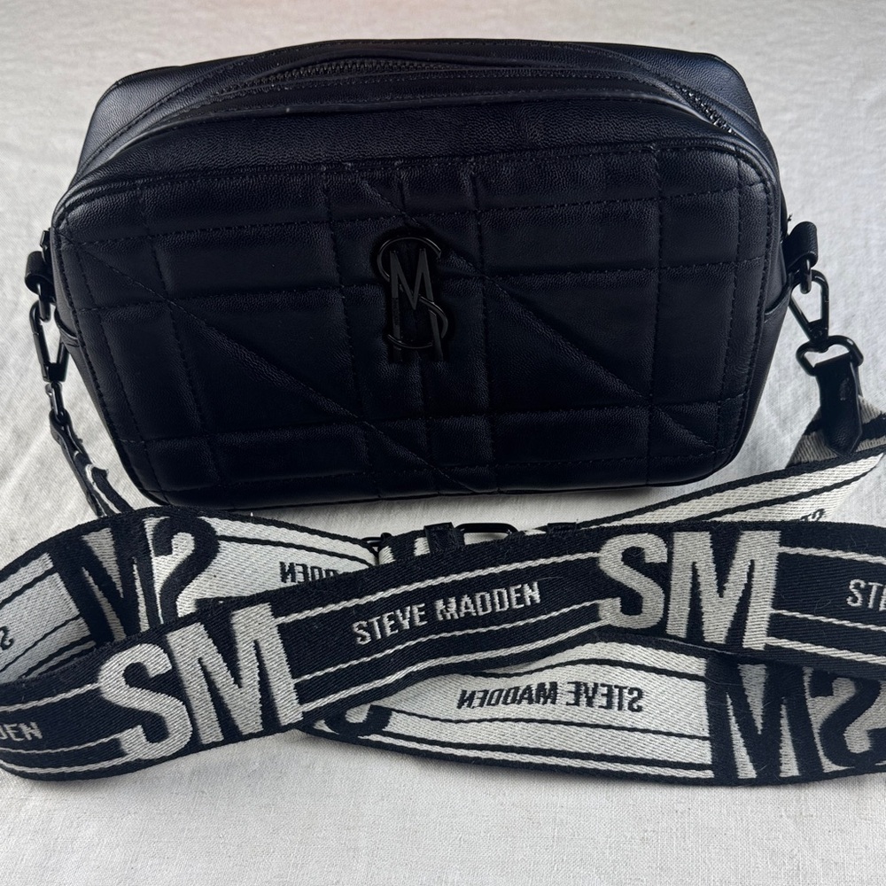 Steve Madden Black Quilted Belt Bag - Picture 2 of 11